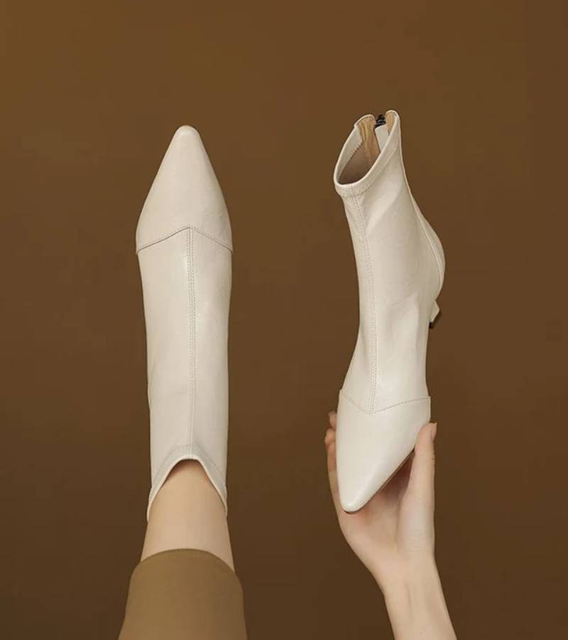 Fulvia | Minimalistische Lederstiefeletten mit mittelhohem Absatz