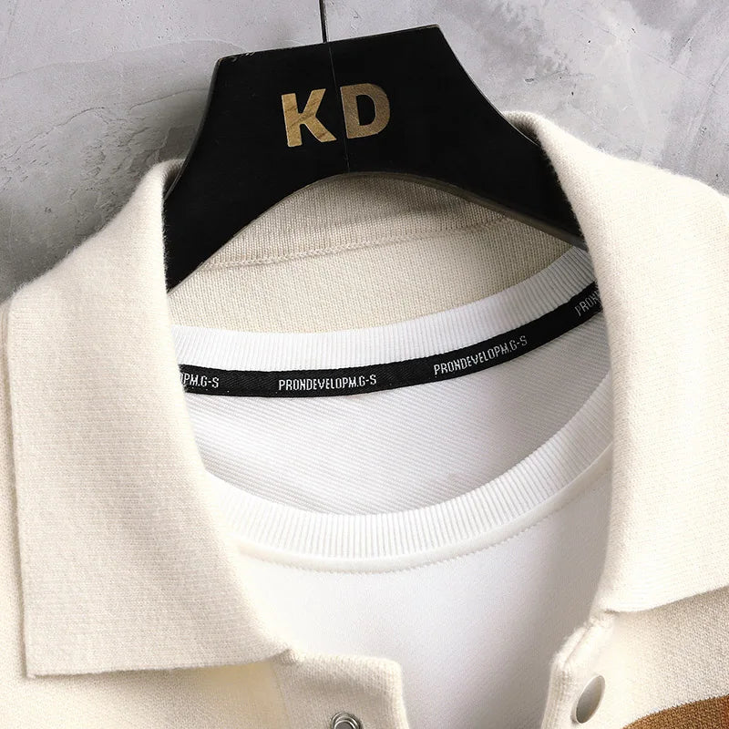 Gestreifte Varsity Strickjacke