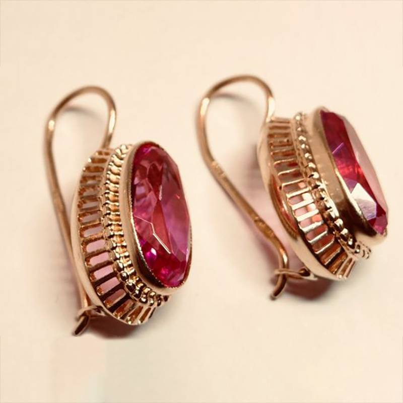 Vintage-Ohrringe mit rosa Kristall