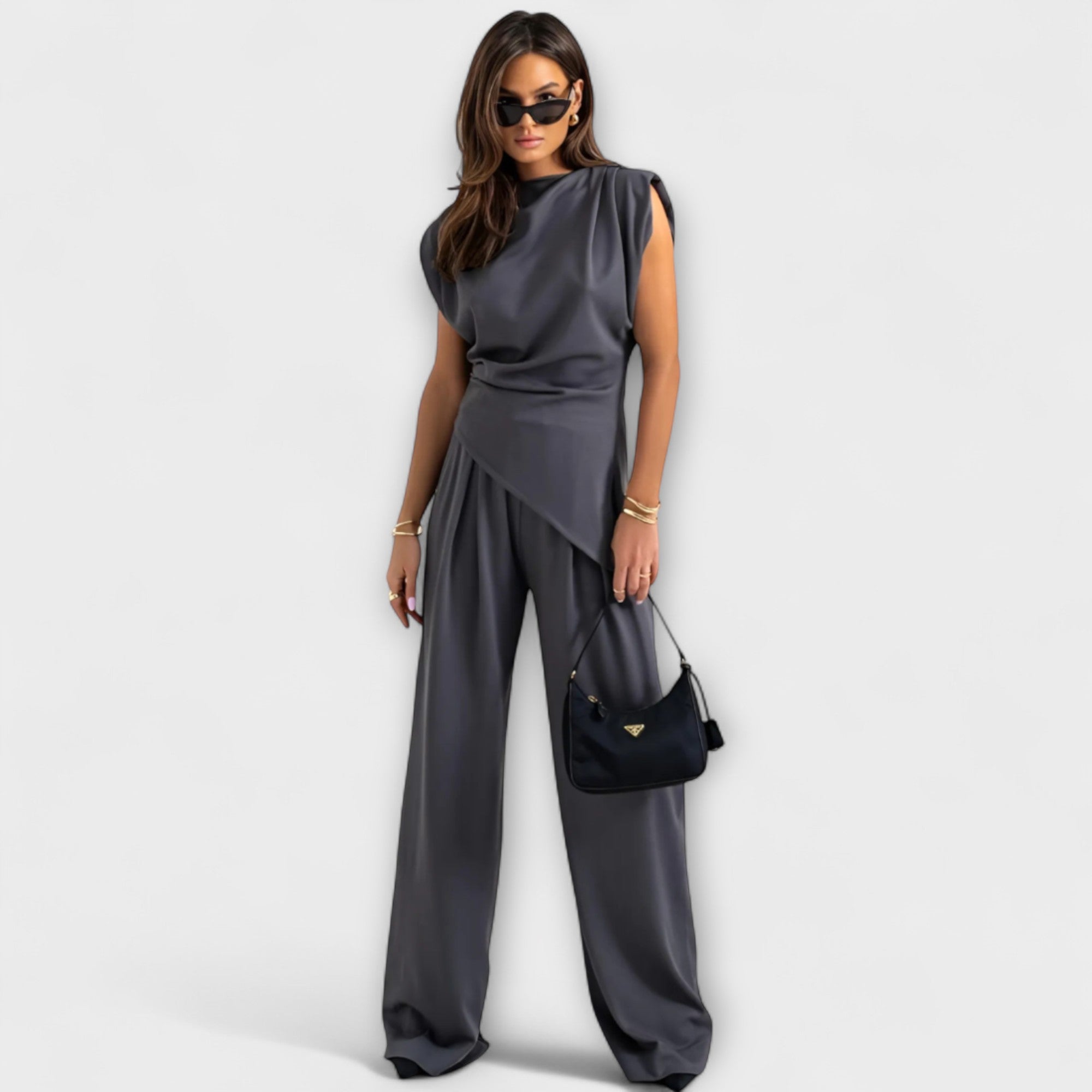 Sofia - Asymmetrischs Ensemble mit Drapierte Schülder