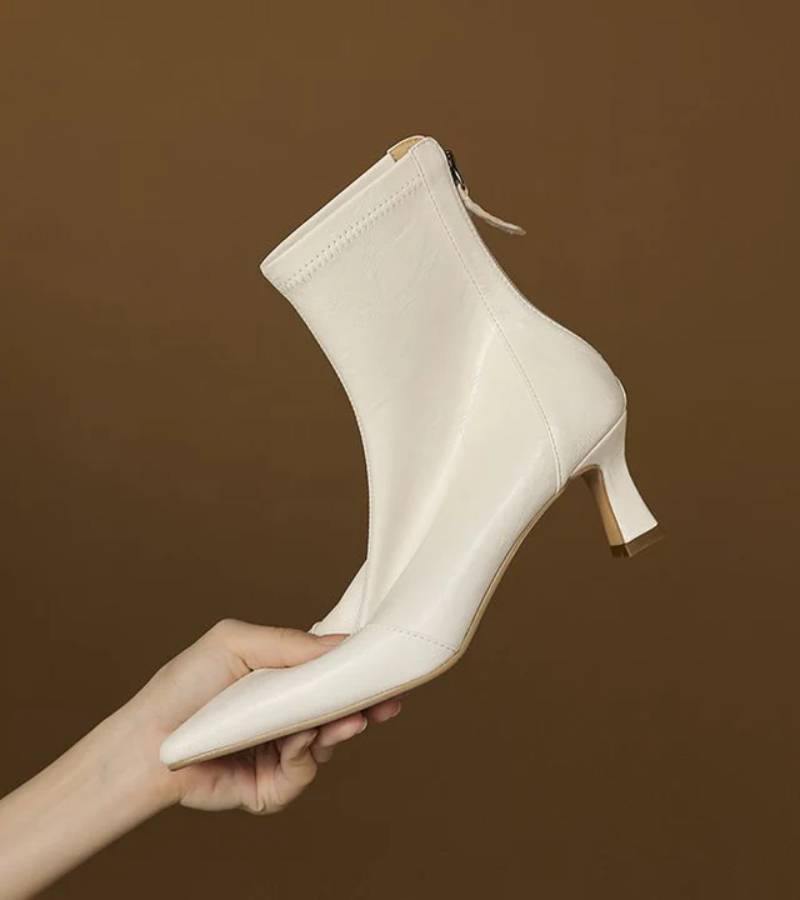 Fulvia | Minimalistische Lederstiefeletten mit mittelhohem Absatz