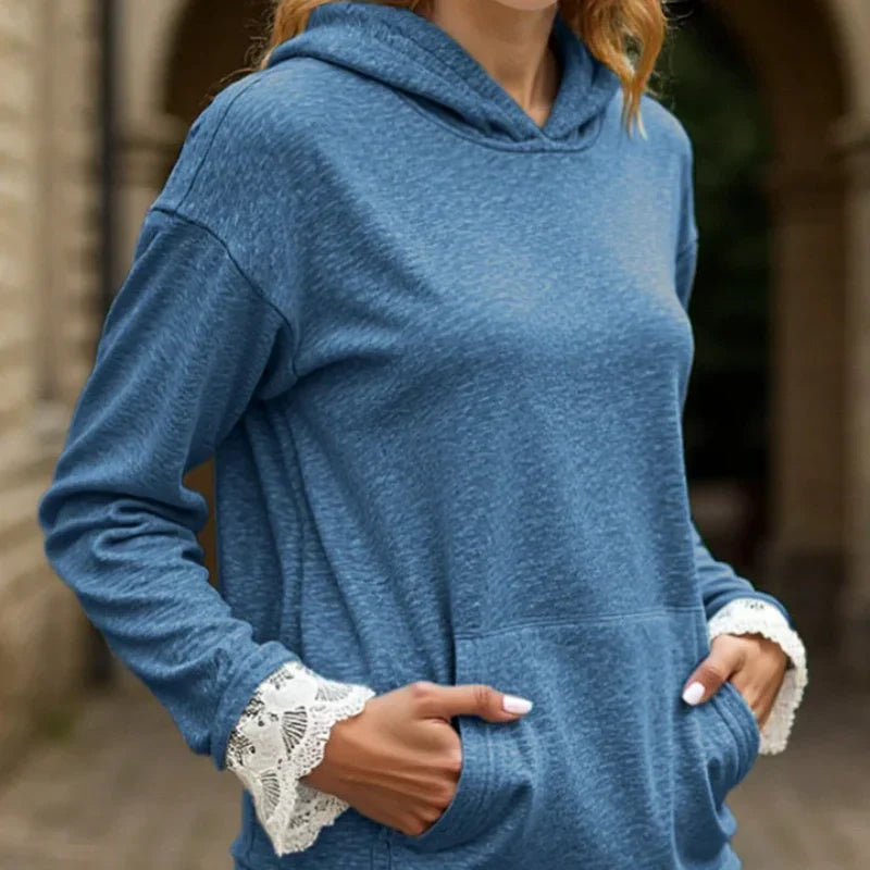 Aveline – Hoodie mit Spitzenakzenten und stilvollem Komfort