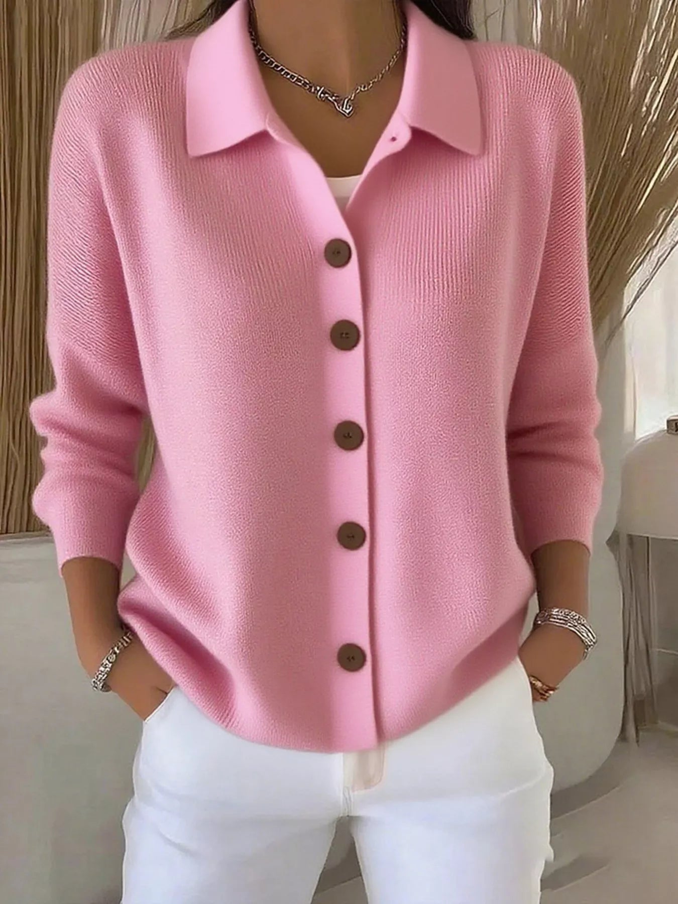 Mila™ – Elegants Strickjäckli mit Chnöpf