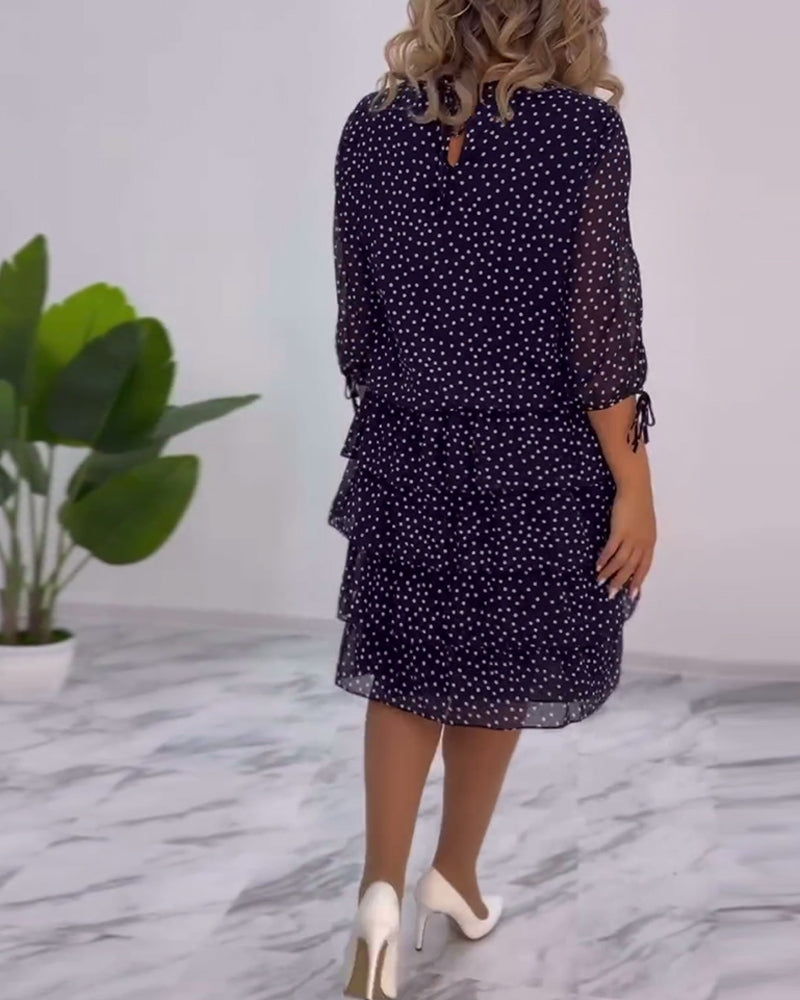 Madeleine – Elegantes Kleid mit Tupfen & Stufenrock