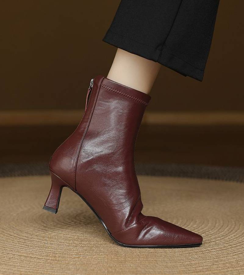 Fulvia | Minimalistische Lederstiefeletten mit mittelhohem Absatz