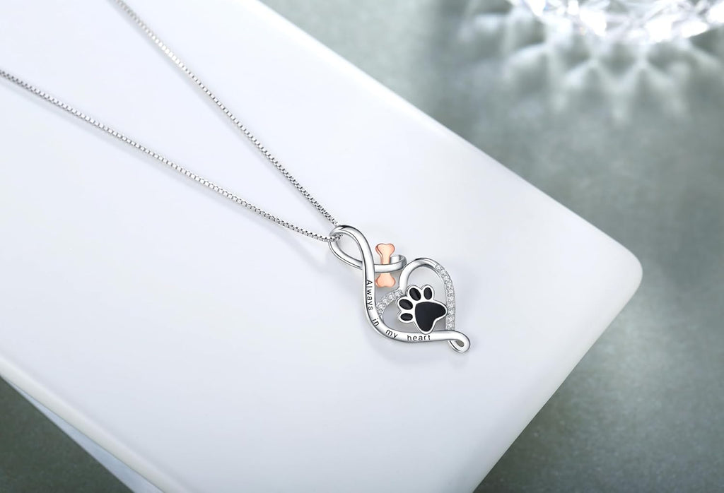 Lucky Paw Halskette mit Herz, Knochen und Unendlichkeitssymbol