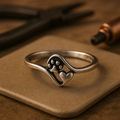 Vintage Silberring mit Pfotenabdruck und Herzmotiv