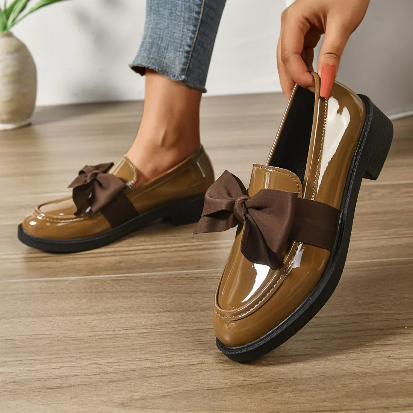 Lorella | Rutschfeste Slip-on-Schuhe mit runder Spitze