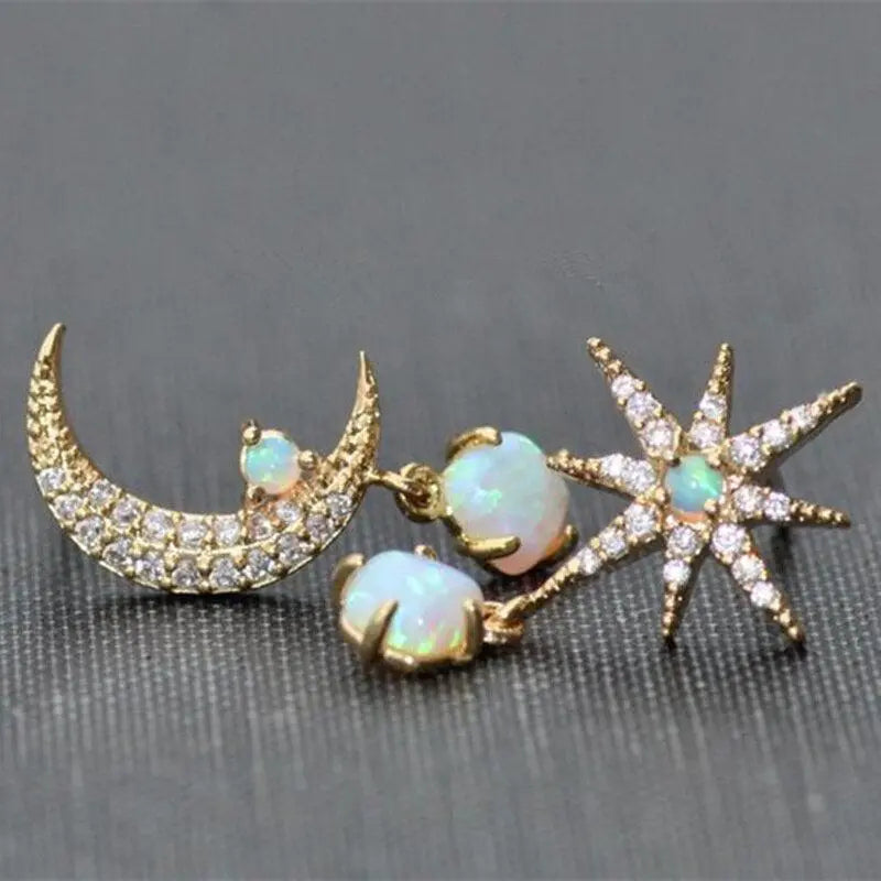 Mond- und Stern-Ohrringe aus Gold und Opal