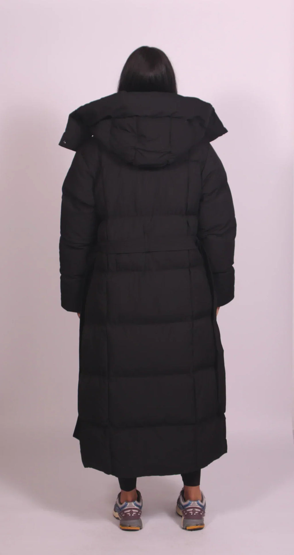 Amina | Langer Gürtel-Puffer-Mantel