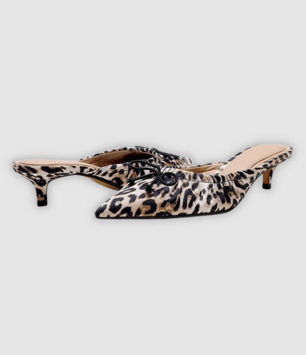 Cleo - Leoparden-Mules mit Schmetterlingsknoten
