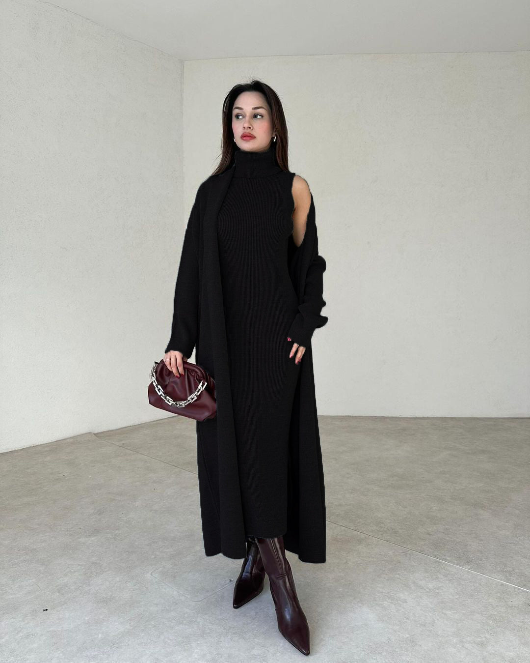 Livia – High-Neck Strickkleid & Cardigan-Set