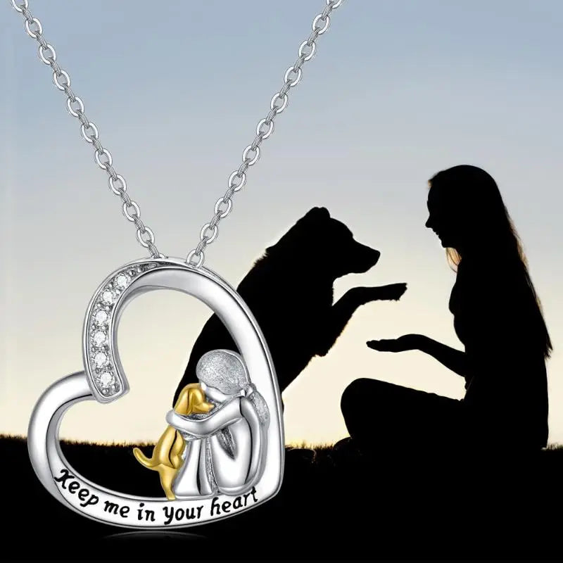 Herzhalskette aus Silber mit Hund und Zirkoniastein
