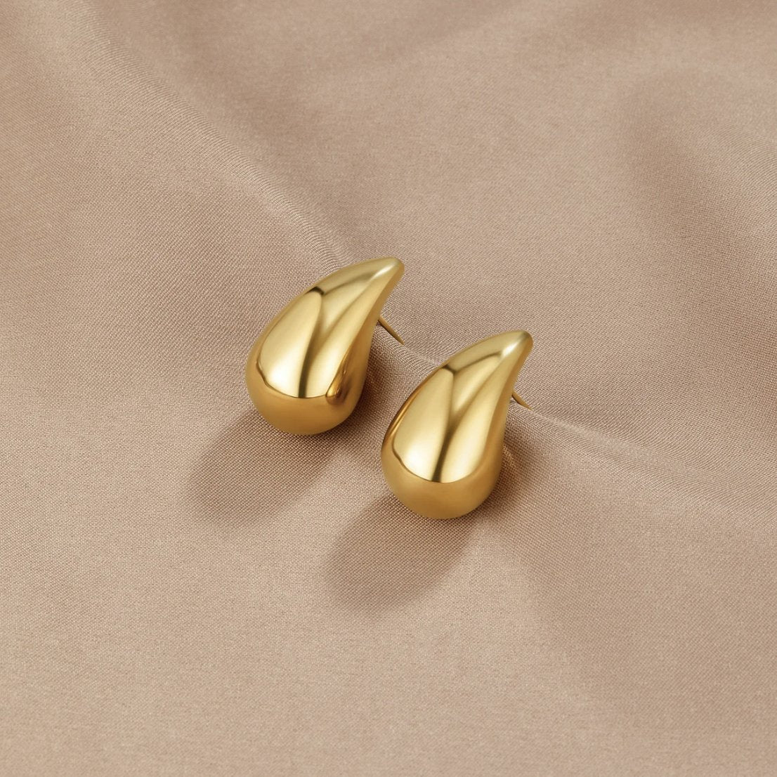 Ame Gold-Tropfen-Ohrringe