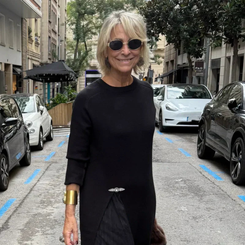 Helena – Elegants gestrickts Midikleid mit Seitenschlitz